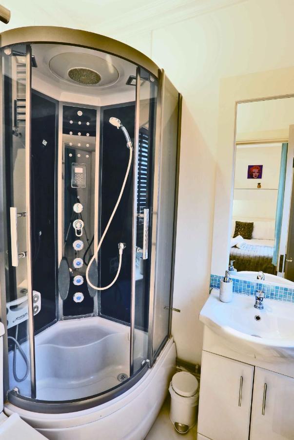 Piccadilly Circus Suites Лондон Экстерьер фото