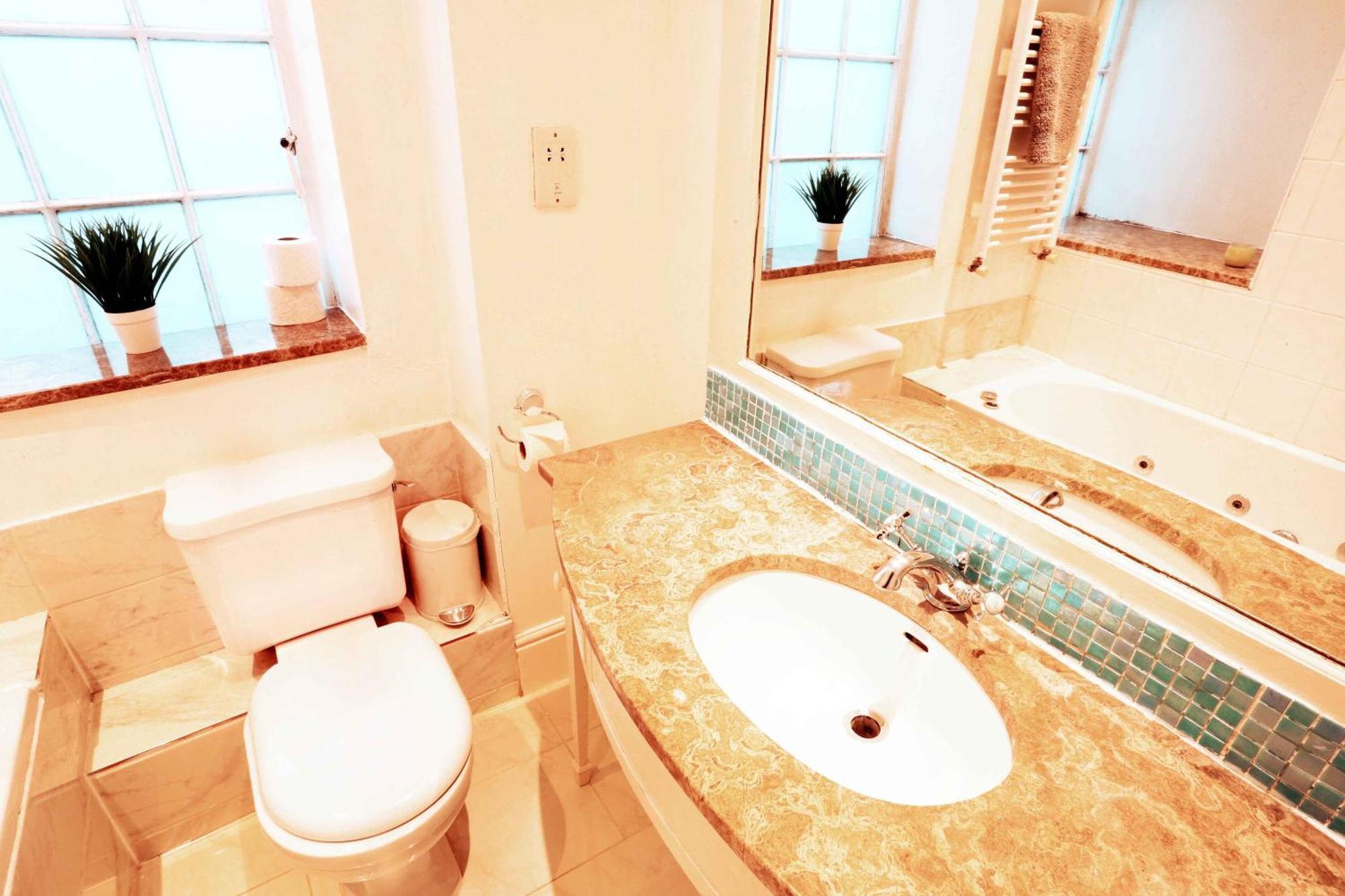Piccadilly Circus Suites Лондон Экстерьер фото